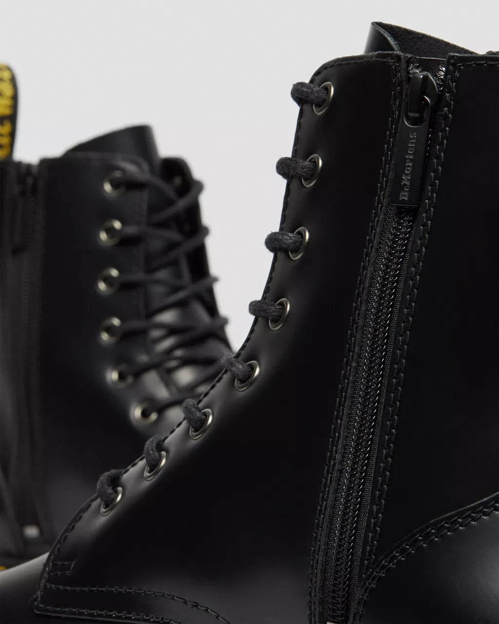 Dr. Martens - Jadon Smooth Leather Platform Boots